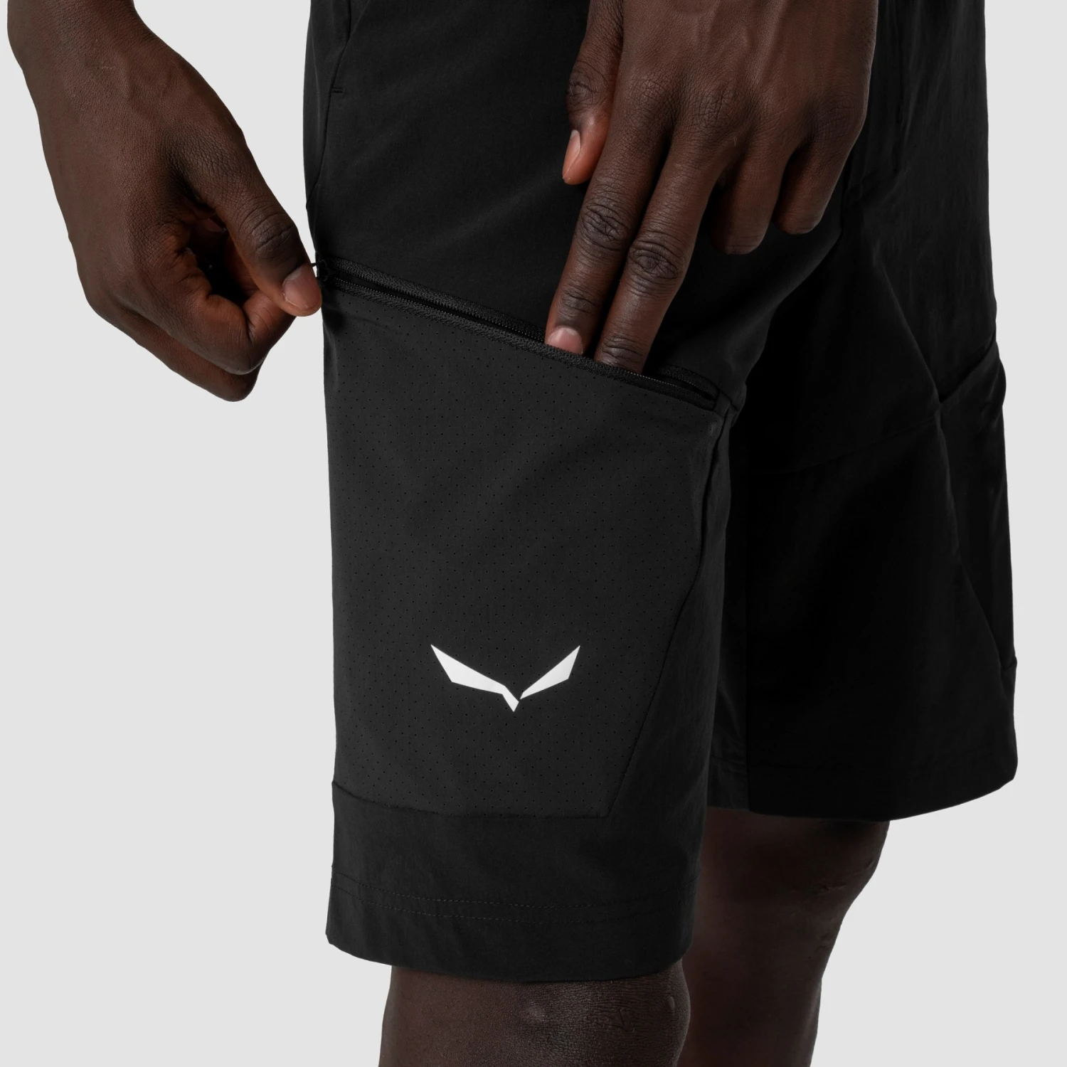 Salewa Pedroc 3 Durastretch Cargo Shorts - Black Out 910 - Image 6