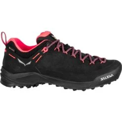 Salewa Wildfire Leather GTX Approach Shoes Women - Black/fluo Coral 936
